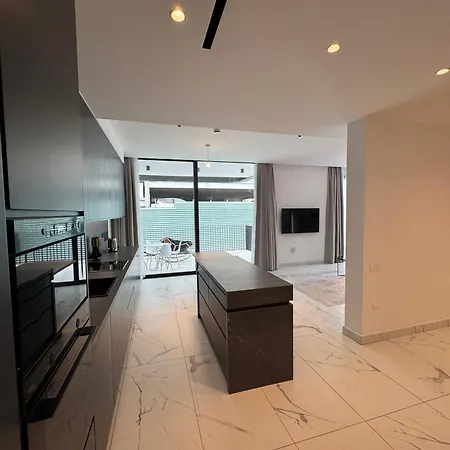 Swift Лимасол